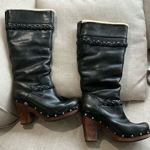 Tall UGG boots with fur inside , super comfortable warm and stylish